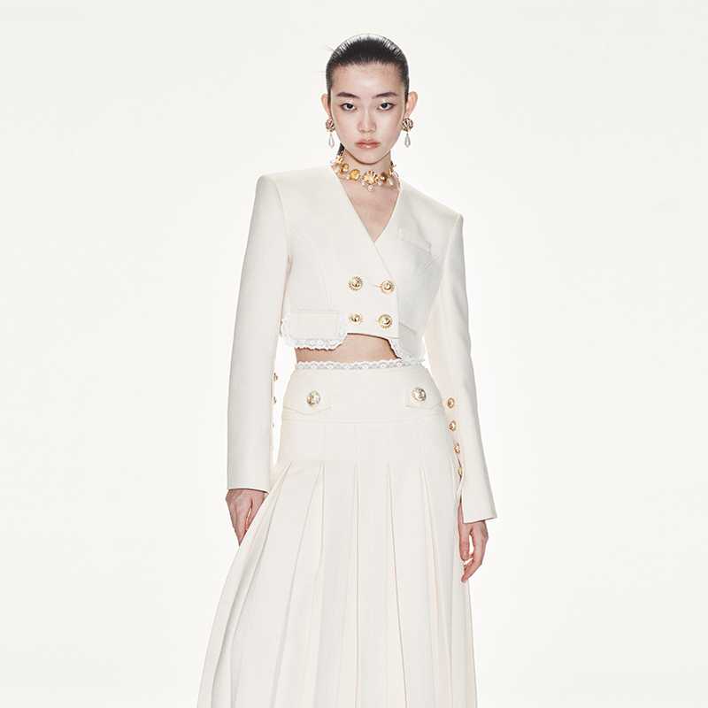 ノーカラージャケット ミニマル二重釦クロップドジャケット