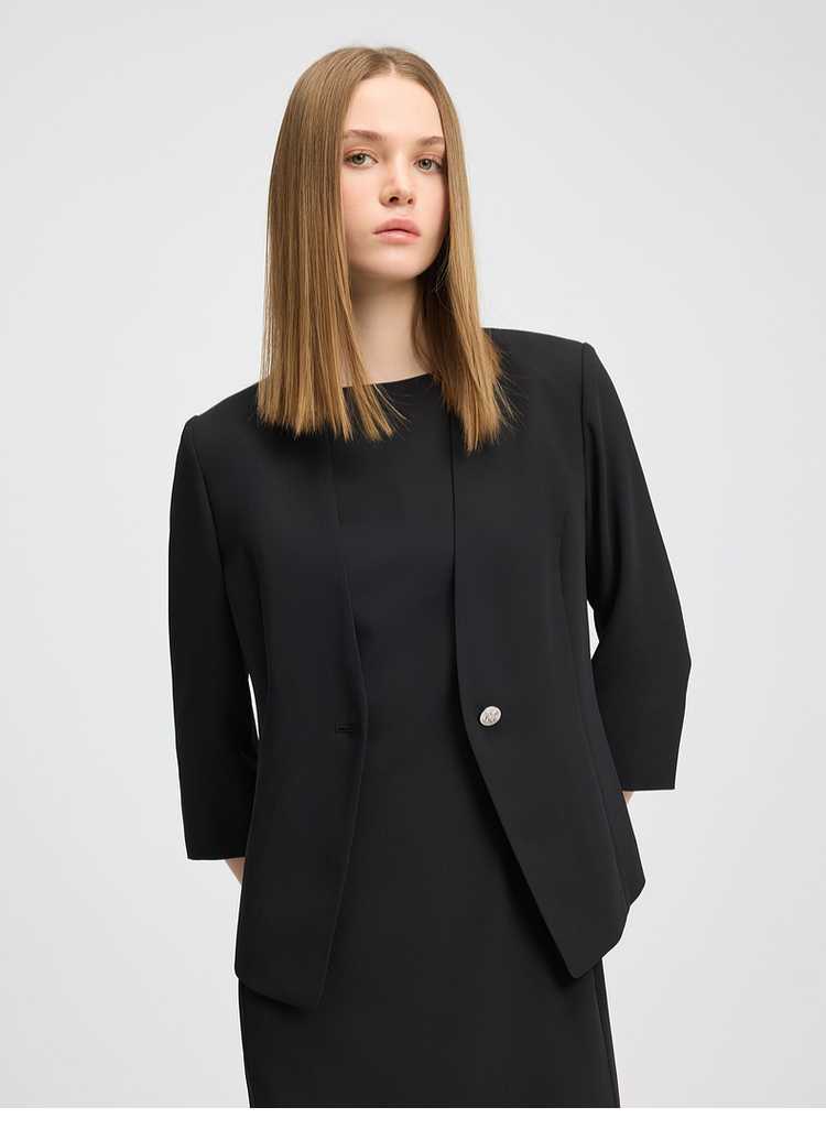 洗練シルエット ノーカラージャケット
