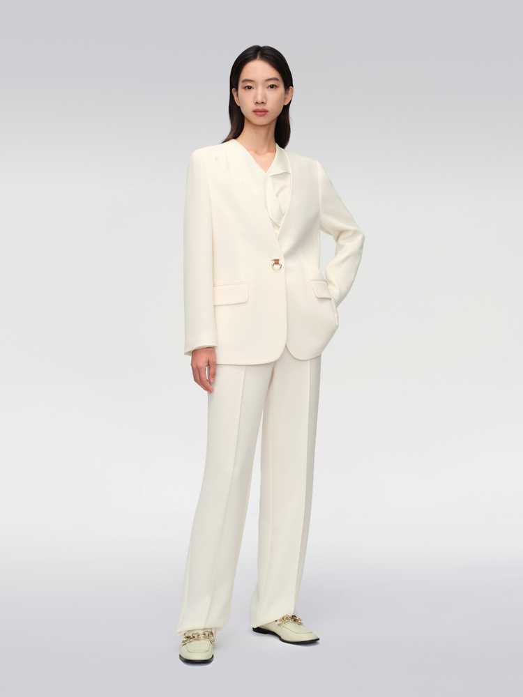 洗練シルエット ノーカラージャケット