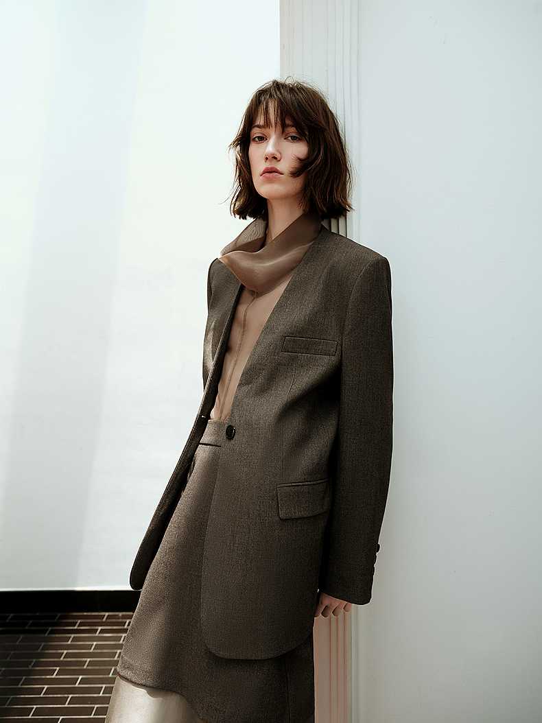 ノーカラージャケット リネン混紡 洗練ノーカラージャケット