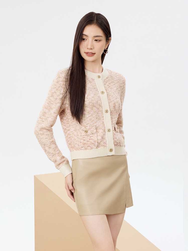 https://fulmo-img-server.com/collarless/1756451781329_bx1apa4n_7bxr13sn.jpeg