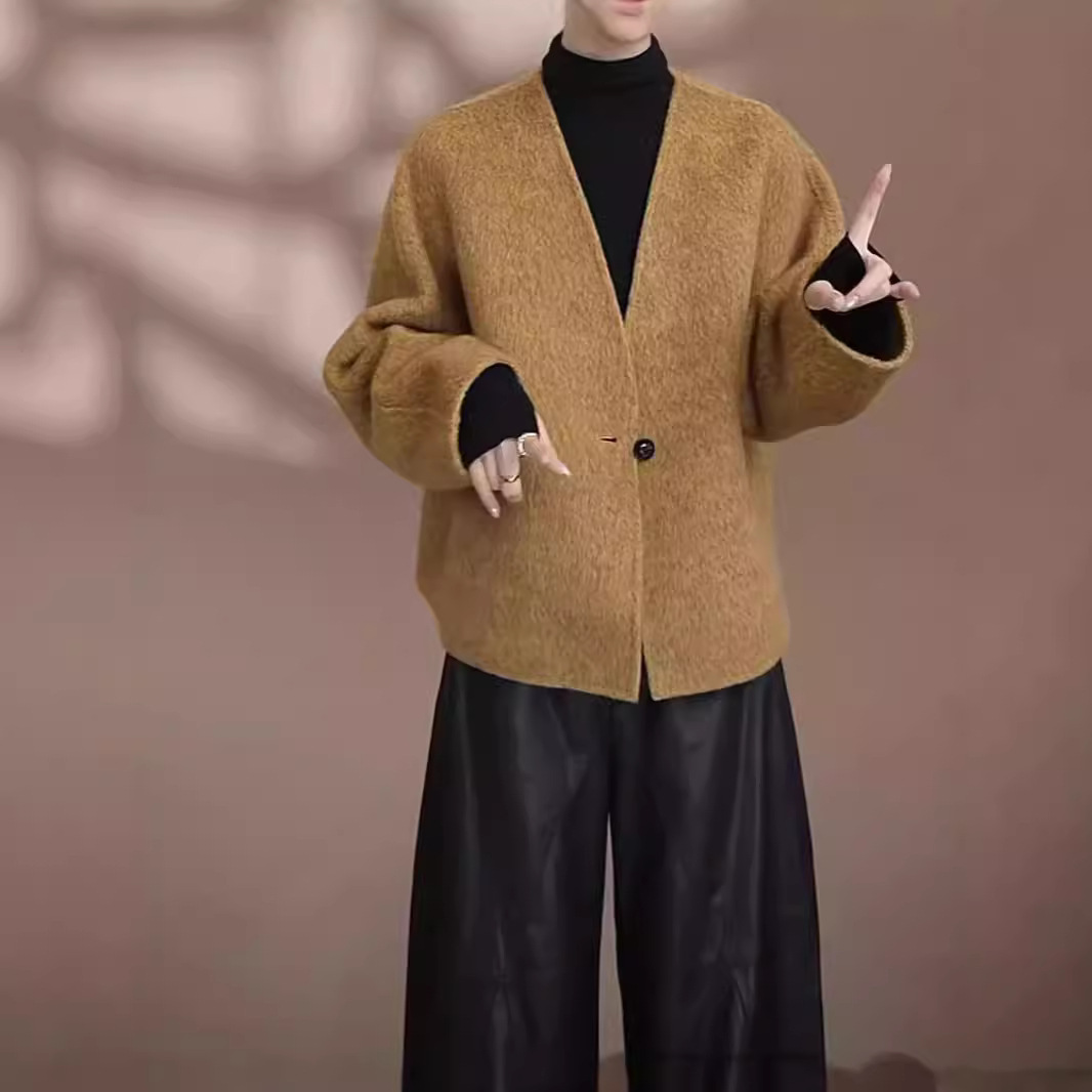 https://fulmo-img-server.com/collarless/1cf6f954-2d7f-4ed1-890d-747aeddbd7f2.jpg