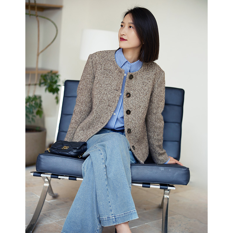 https://fulmo-img-server.com/collarless/35cdfbfc-d12e-4bfa-ad19-668923a7b8e5.jpg