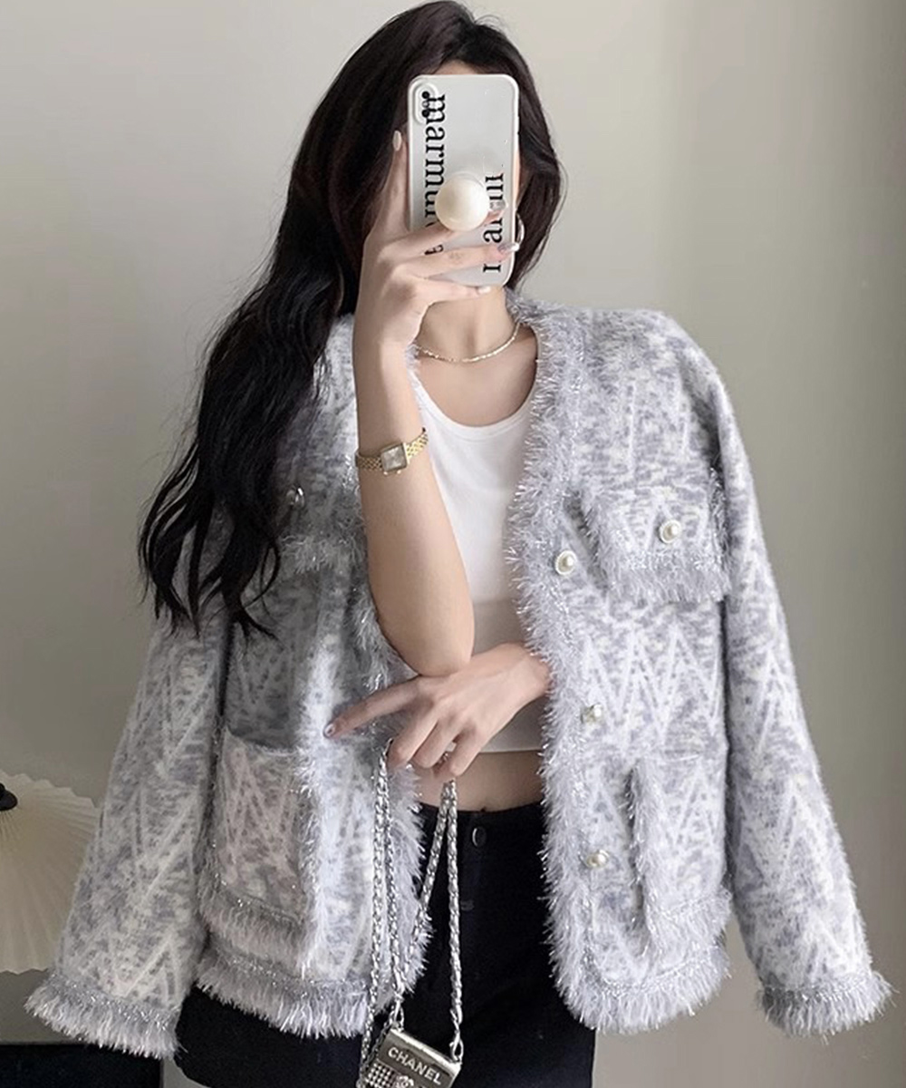 https://fulmo-img-server.com/collarless/4907c3c5-78a3-4e57-9afa-7cccbb354e7c.jpg