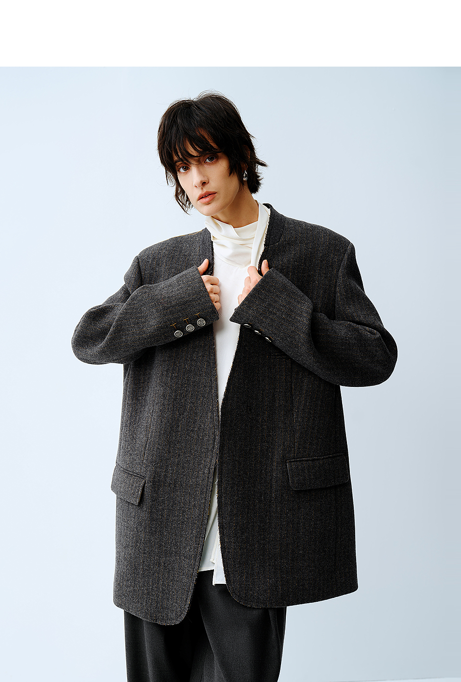 https://fulmo-img-server.com/collarless/49bee373-3046-4399-80fb-eb550f26da4f.jpg