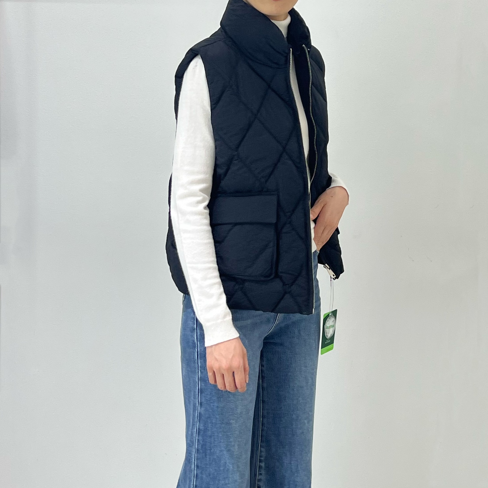 https://fulmo-img-server.com/collarless/75896a8e-ccd7-4ee7-9d34-e0c789ddbd74.jpg