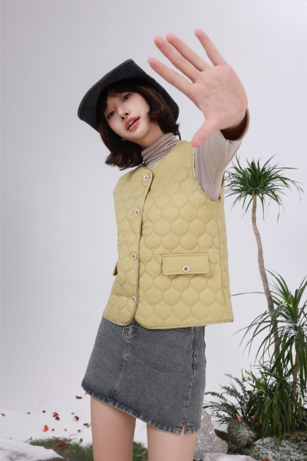 https://fulmo-img-server.com/collarless/82550bfb-6543-4a3b-98f2-66c03e081f4b.jpg