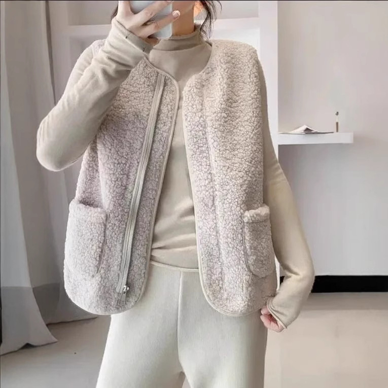 https://fulmo-img-server.com/collarless/831fa3a3-761b-4d9c-82c1-a663663aff11.jpg