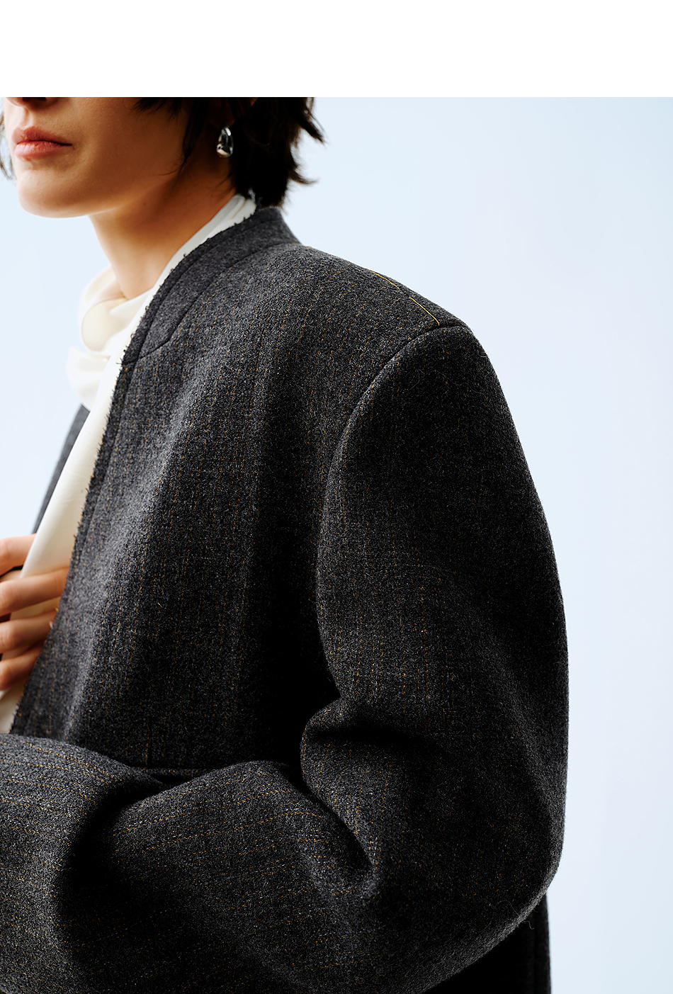 https://fulmo-img-server.com/collarless/84871034-7469-4cdd-b1a5-52eb4181f446.jpg