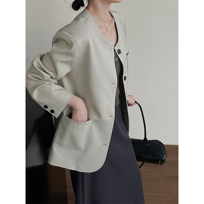 https://fulmo-img-server.com/collarless/99465294-85b7-4b48-b93f-7eb9e17bfa1e.jpg