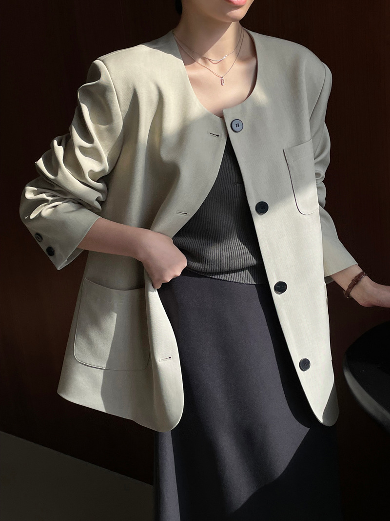 https://fulmo-img-server.com/collarless/a09decff-5527-47dc-ac88-d8c1aa824694.jpg