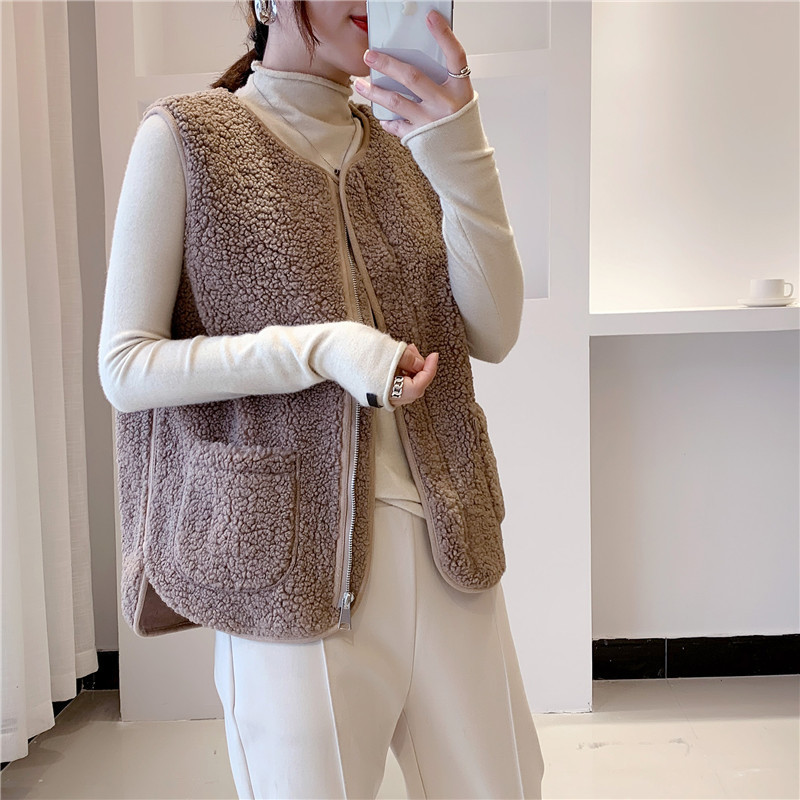 https://fulmo-img-server.com/collarless/a0a58d58-4ca8-4ab4-b3fe-fd71a4451c1f.jpg
