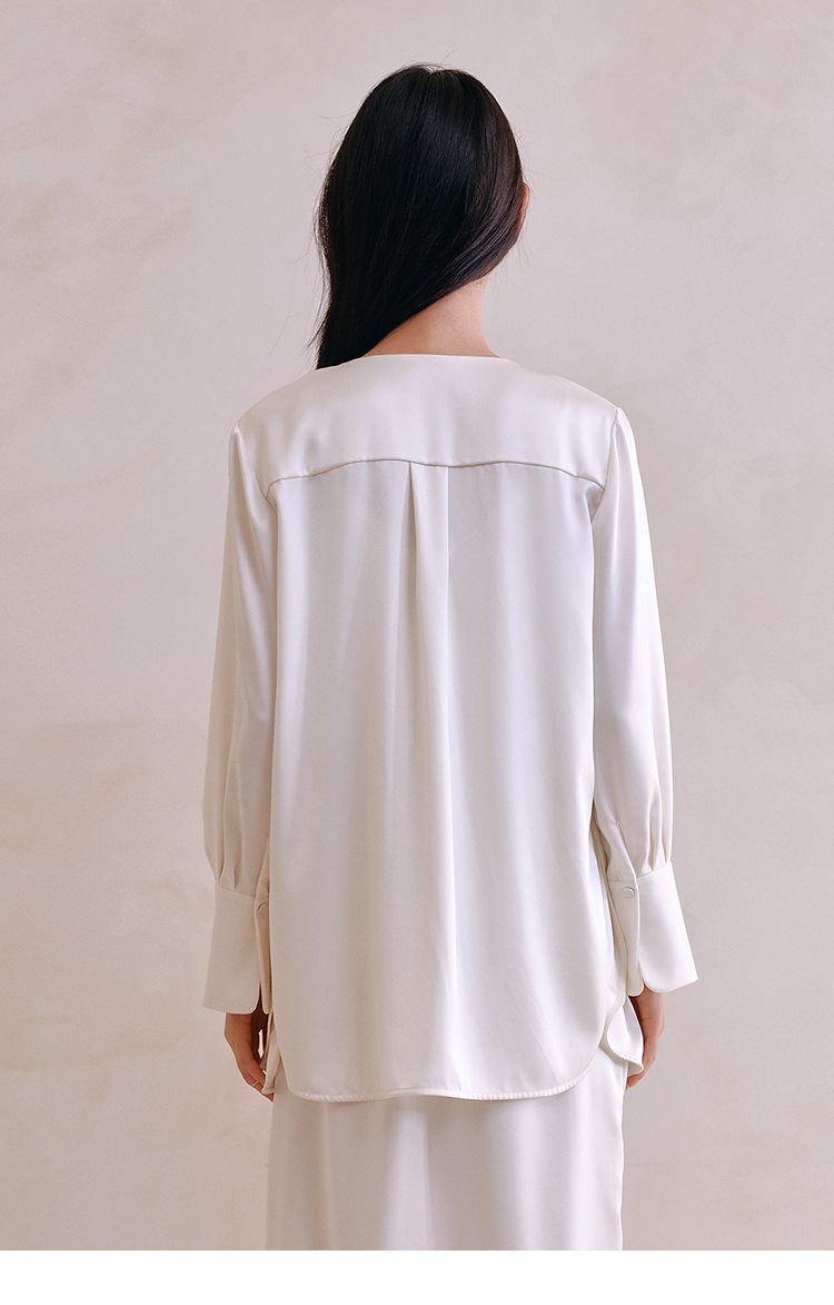 https://fulmo-img-server.com/collarless/a8f07d6d-d1a4-4da2-ba68-76b9503249e6.jpg