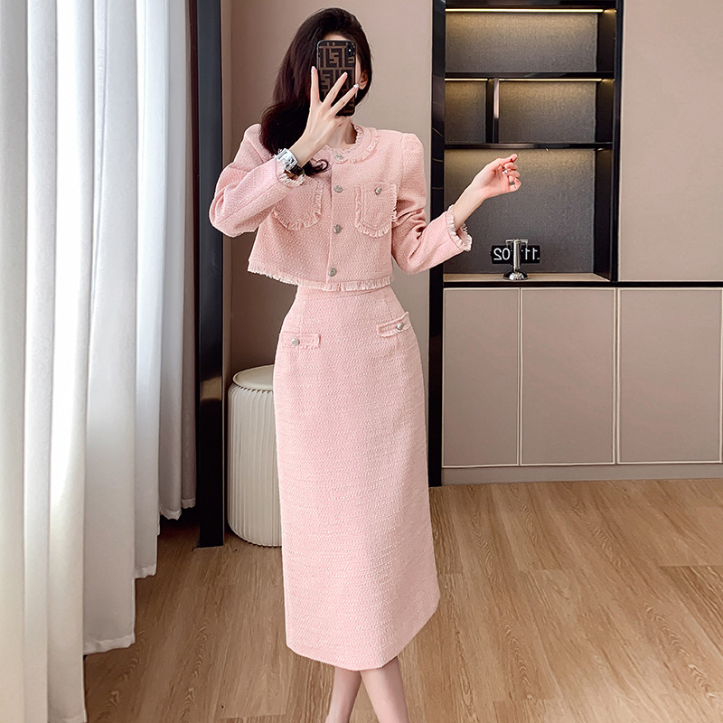 https://fulmo-img-server.com/collarless/a9747953-197d-4837-9519-c20da7f0c8bc.jpg