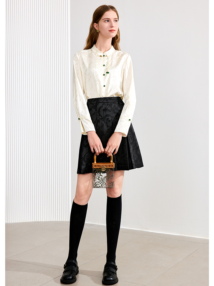 https://fulmo-img-server.com/collarless/aa7294c5-584e-4594-a5dd-5c9c6f94a7bc.jpg