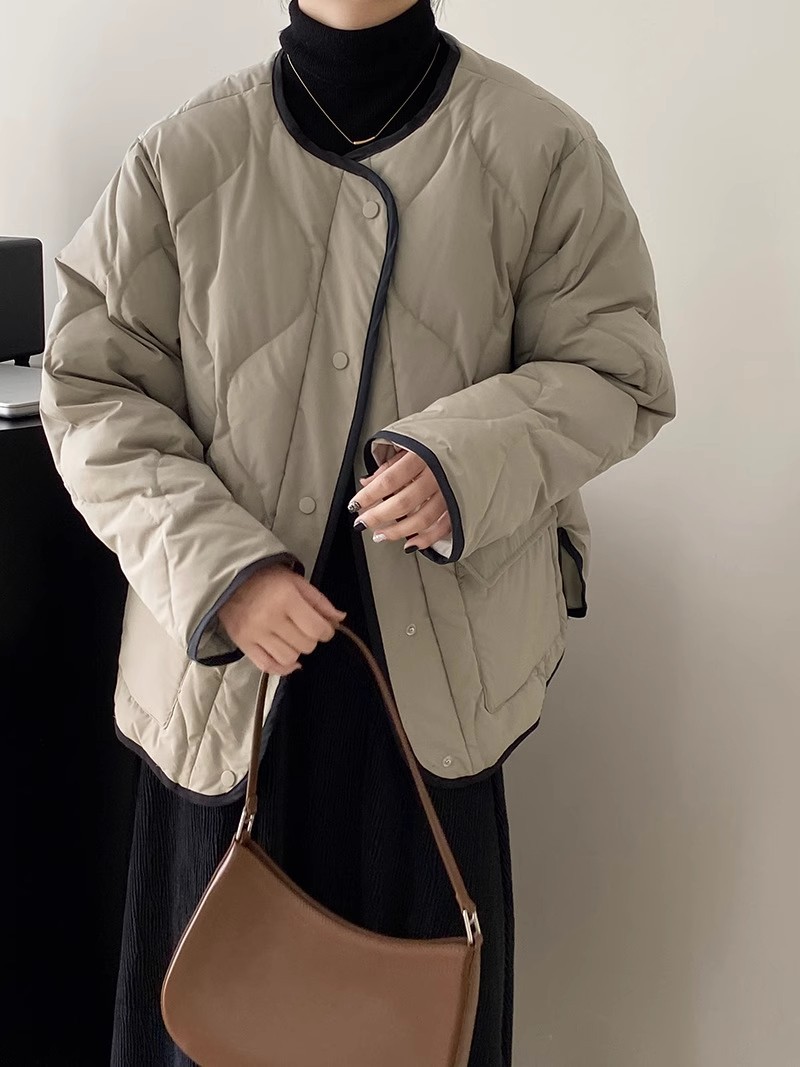 https://fulmo-img-server.com/collarless/b02512f1-3d4d-4f1f-aa30-26eef80b76f5.jpg