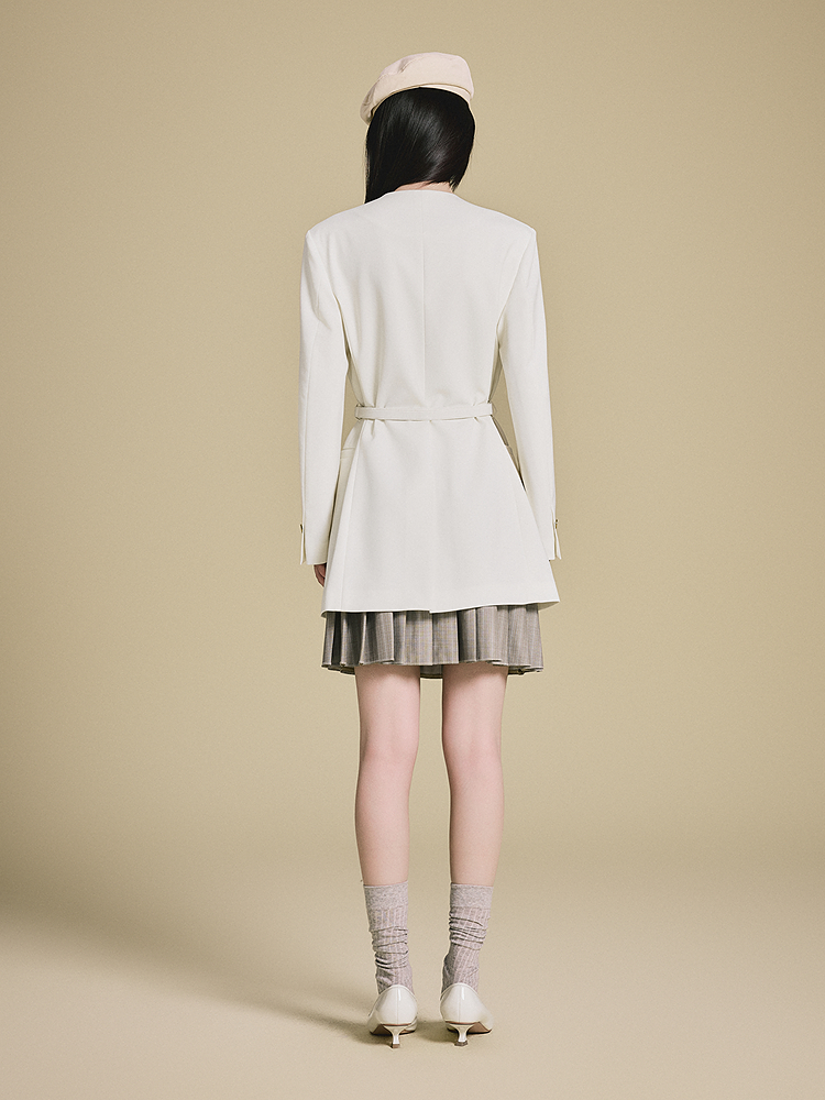 https://fulmo-img-server.com/collarless/b0f6621a-1015-4d2a-af7c-be5ddfe54482.jpg
