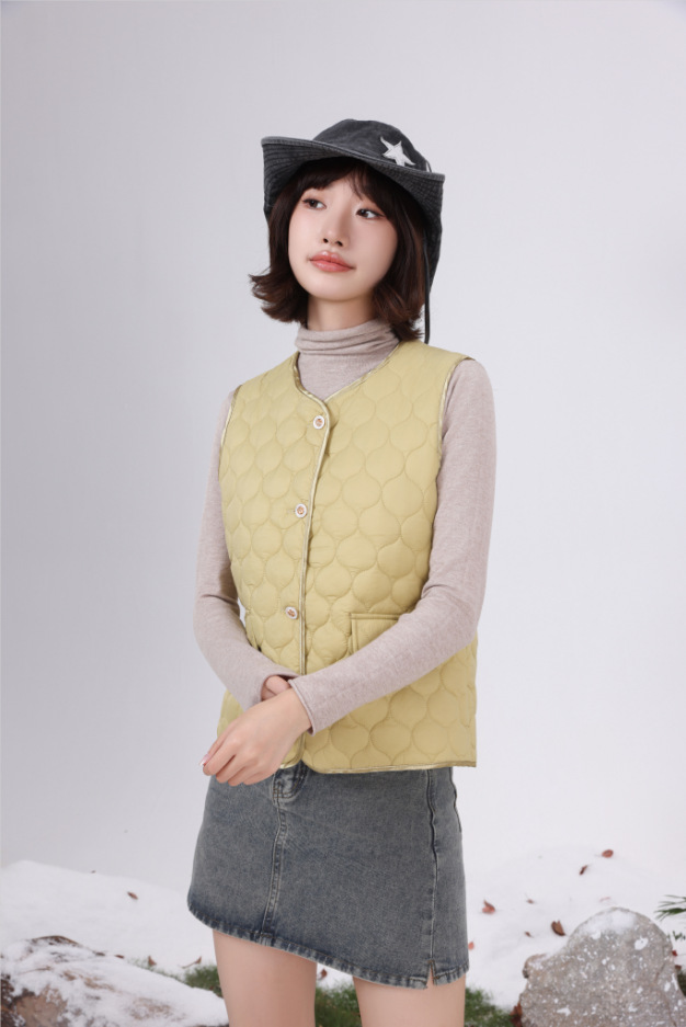 https://fulmo-img-server.com/collarless/bfb7fdac-05da-4ce5-9e77-29d8d45872b0.jpg