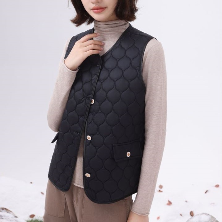 https://fulmo-img-server.com/collarless/ca591ab7-0279-4469-9f94-d8d323fb4ea7.jpg