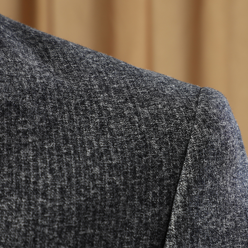 https://fulmo-img-server.com/collarless/cb133bc0-60a0-4db7-96bb-b720dd48a179.jpg