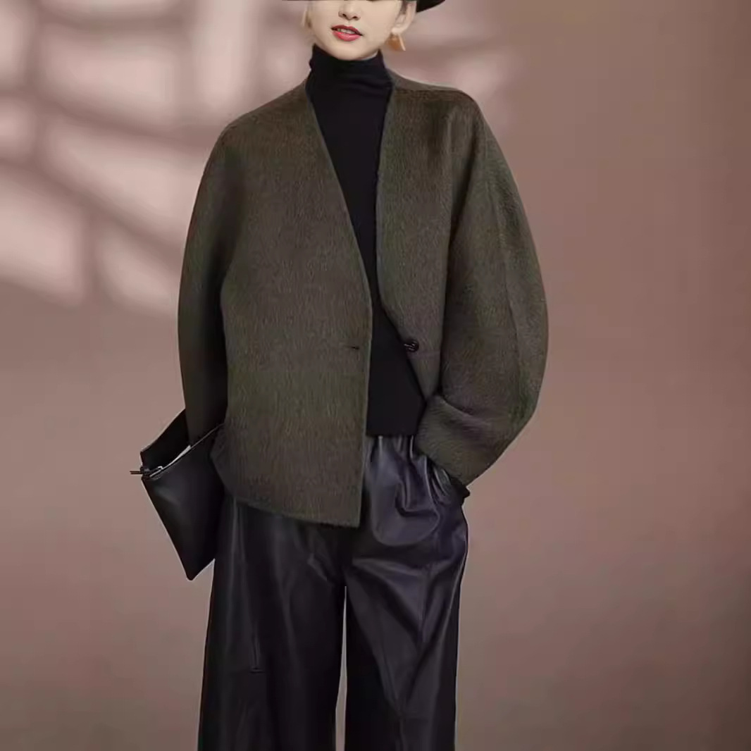 https://fulmo-img-server.com/collarless/d4587c3f-cfc0-4e76-9989-2abc141bd501.jpg