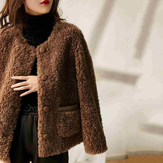 https://fulmo-img-server.com/collarless/e55f135f-179a-4c1f-81c4-9baacaad46ea.jpg