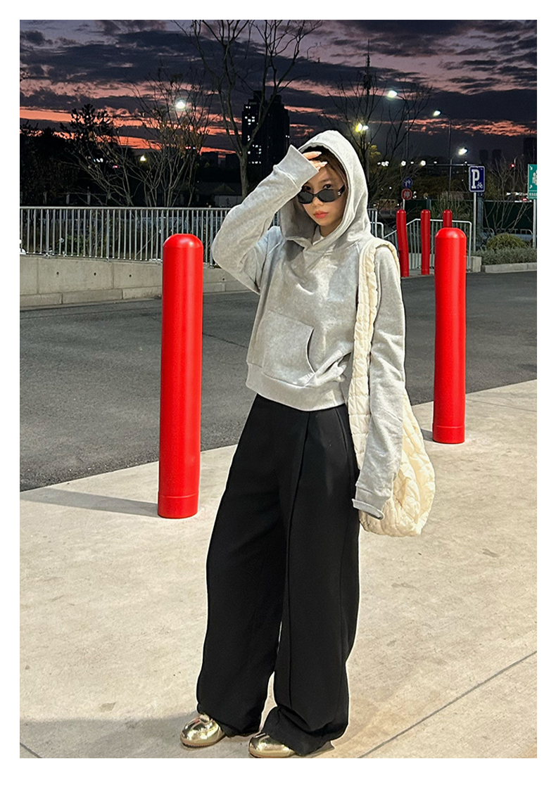 レディースパーカー 大人っぽい雰囲気のカジュアルパーカー