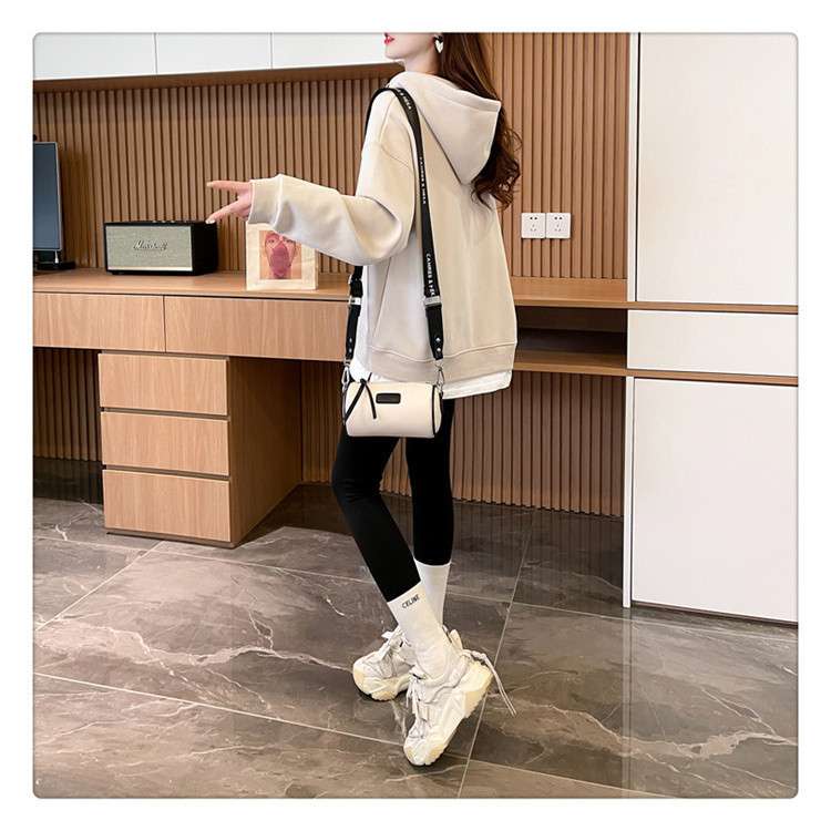 レディースパーカー ゆったりシルエットフード付きパーカー