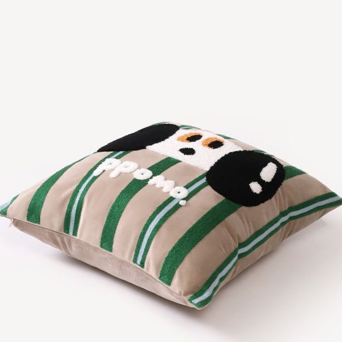 ソファクッション うさぎモチーフ立体刺繍クッション
