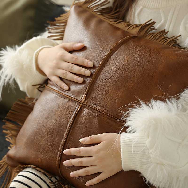 フリンジ付きレザーソファクッション