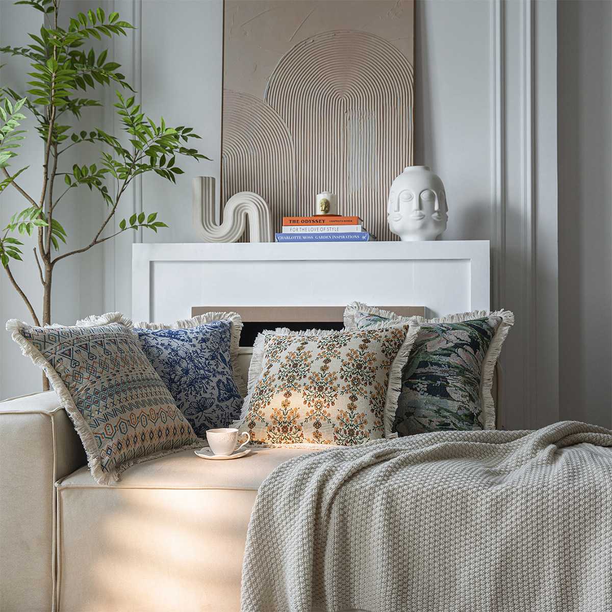 フリンジ付き伝統柄ソファクッション