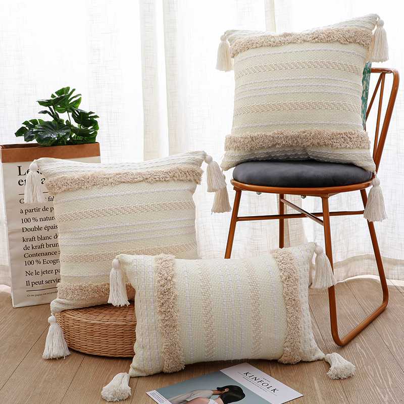 タッセル付きボーホーソファクッション