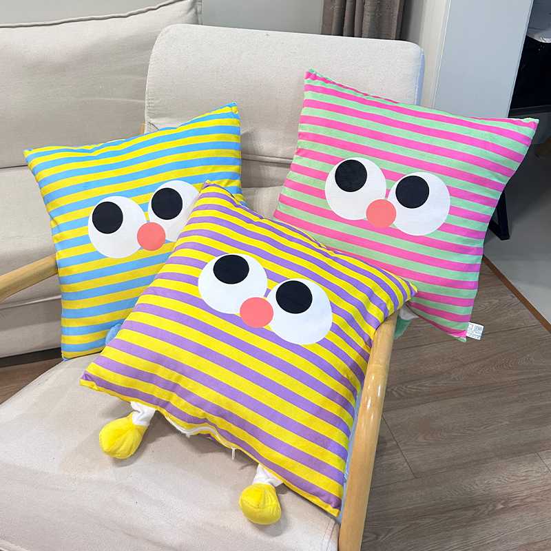 ソファクッション にこにこ顔のボーダークッション