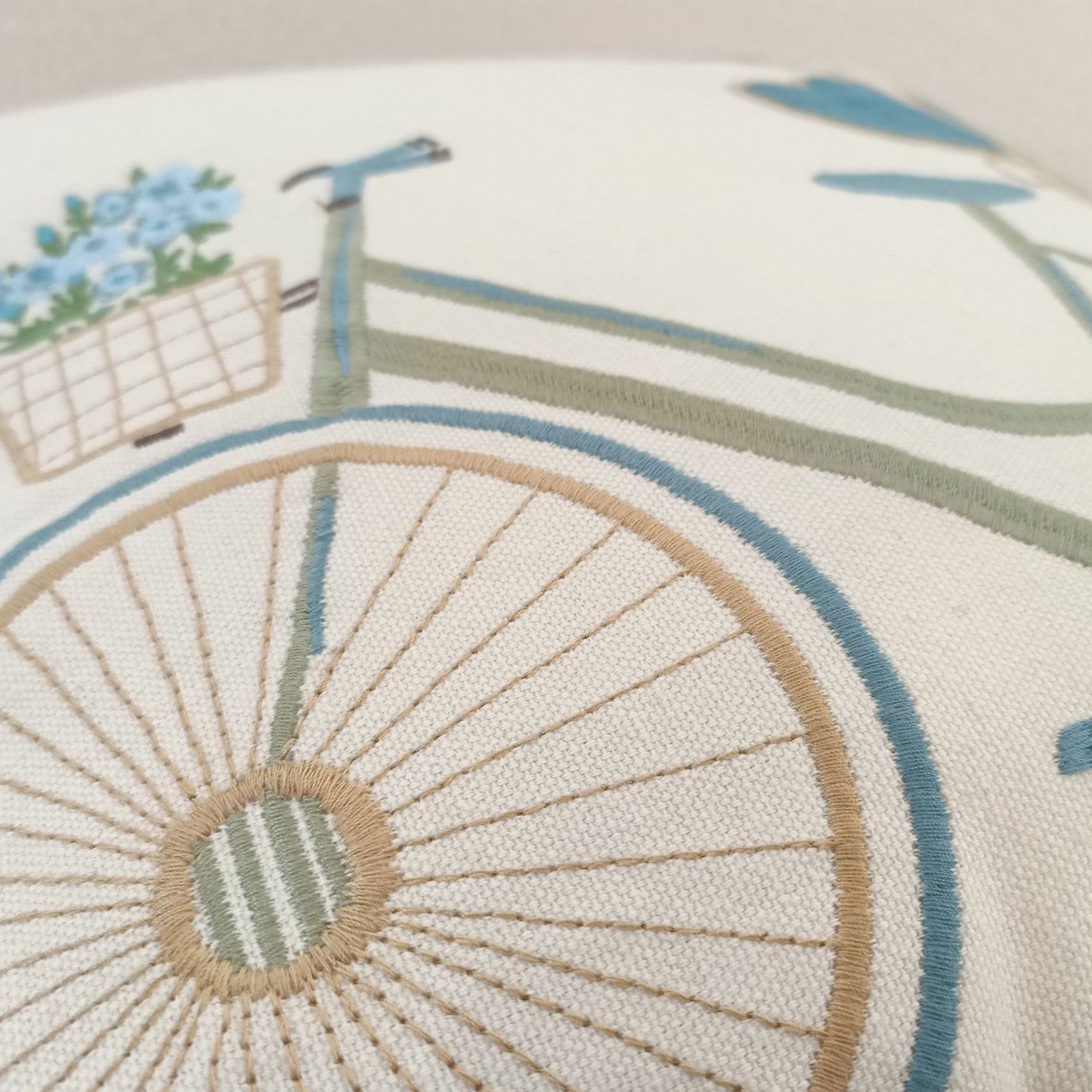 ソファクッション バリエーションあり 刺繍入りソファクッション