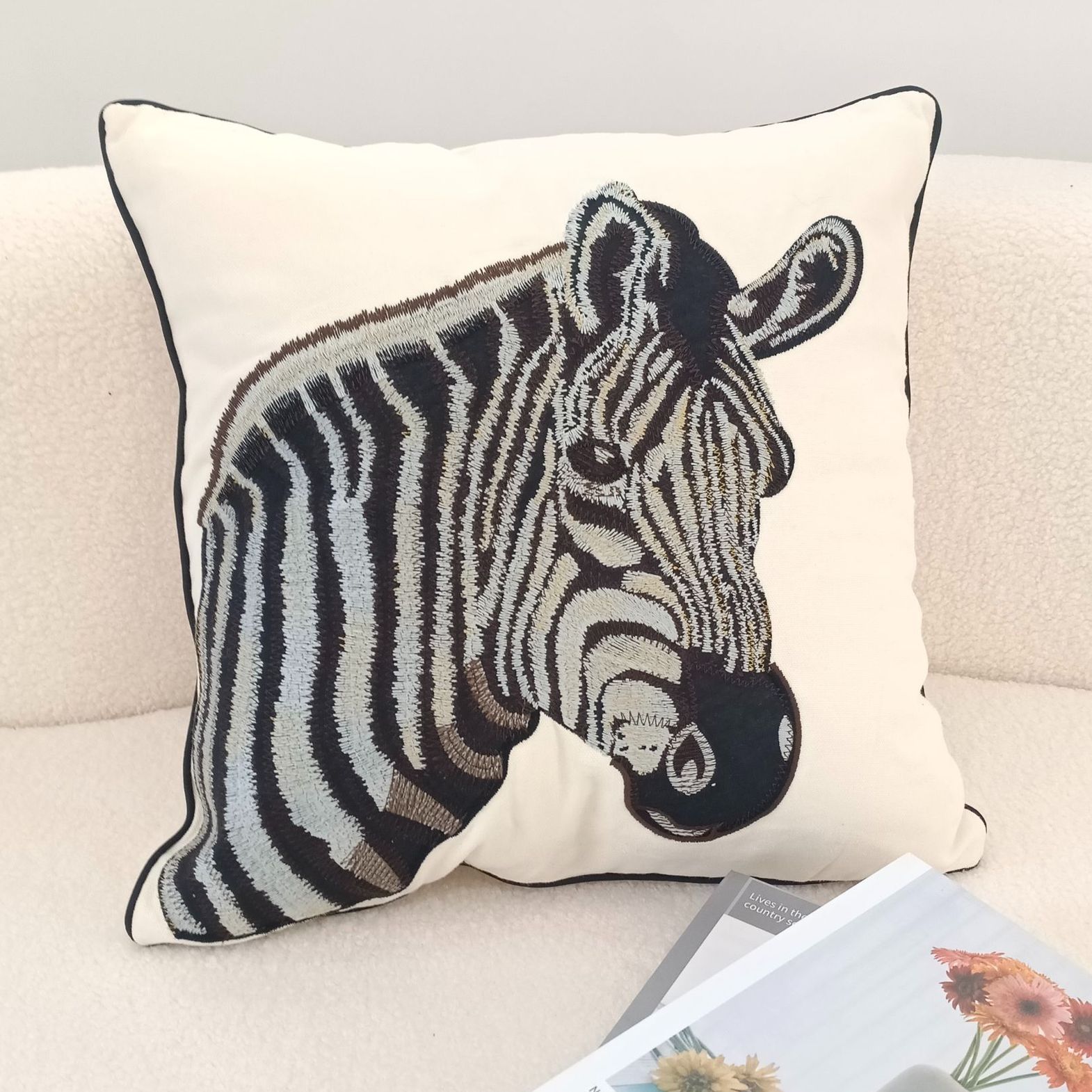 ソファクッション バリエーションあり 刺繍入りソファクッション