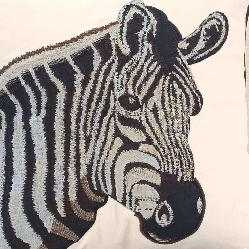 ソファクッション バリエーションあり 刺繍入りソファクッション