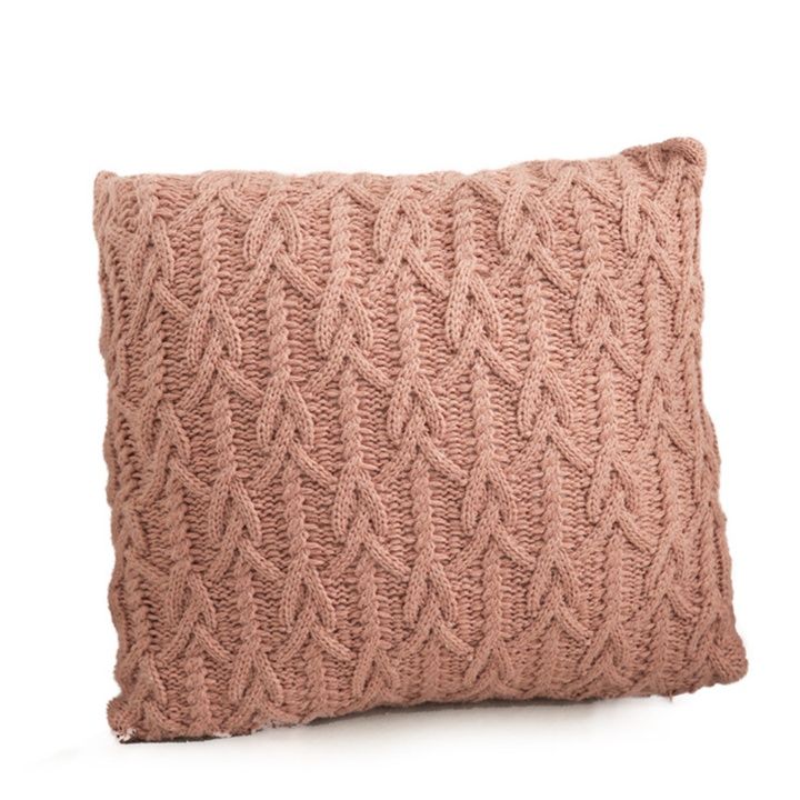 ソファクッション 立体ケーブル編みニット素材のソファクッション