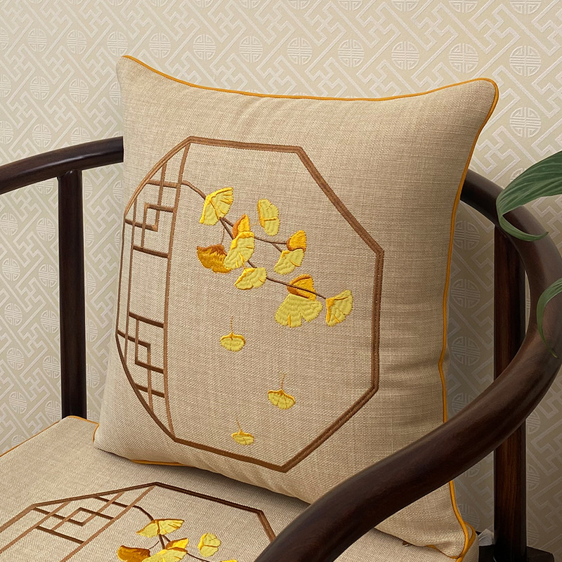 ソファクッション 伝統刺繍入り和モダンクッション