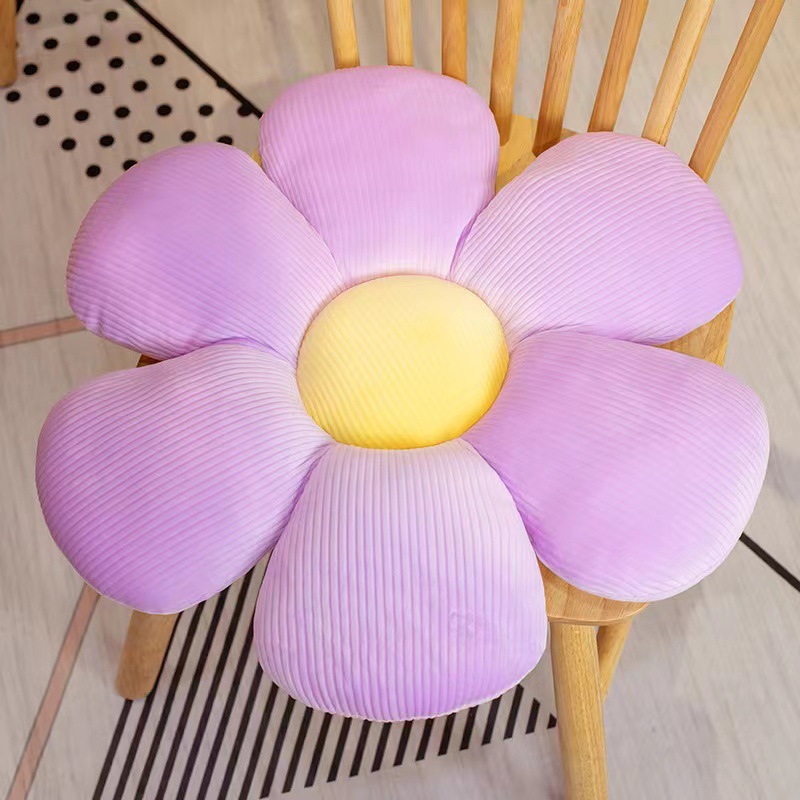 お花モチーフのソファクッション
