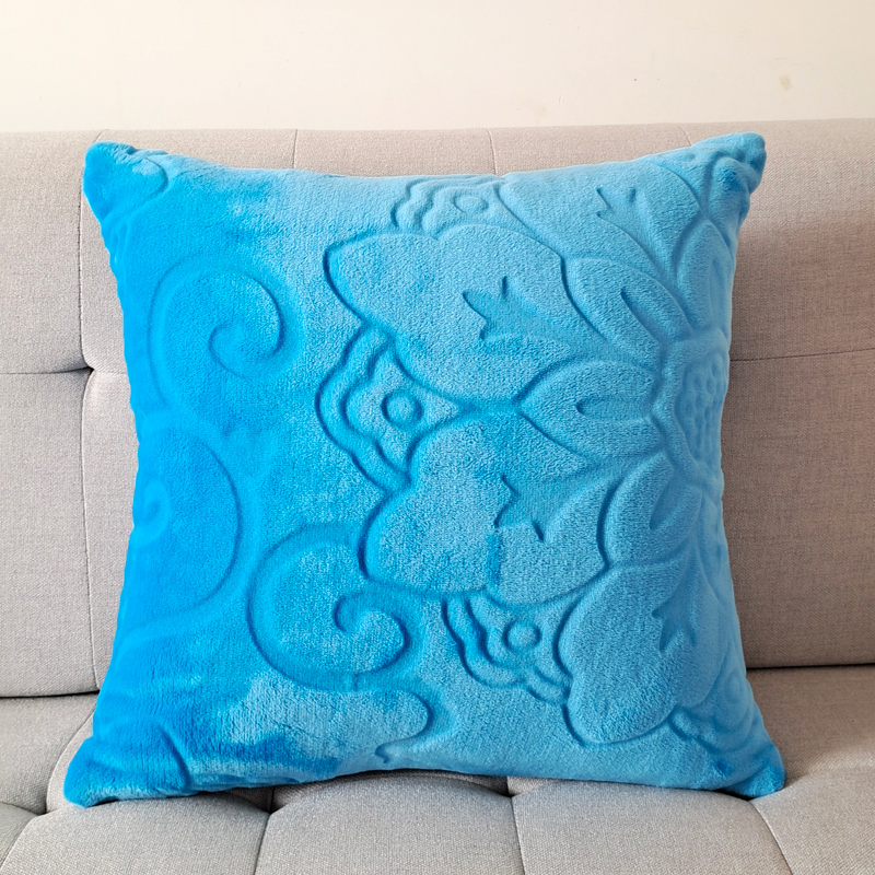 高級感漂う花柄刺繍入りソファクッション