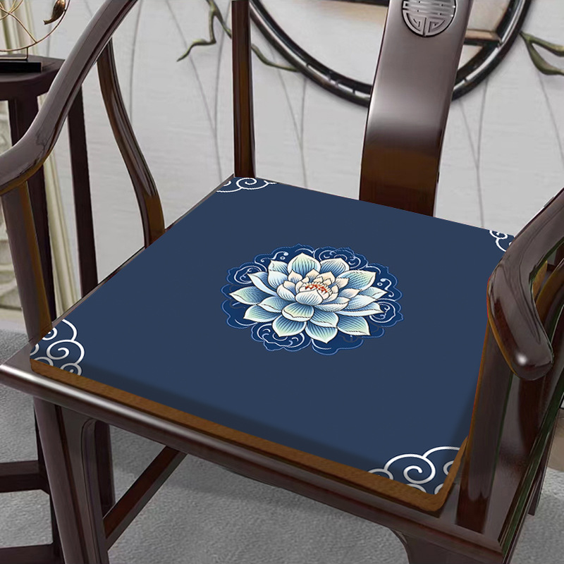 ソファクッション 伝統紋様 花飾りクッション