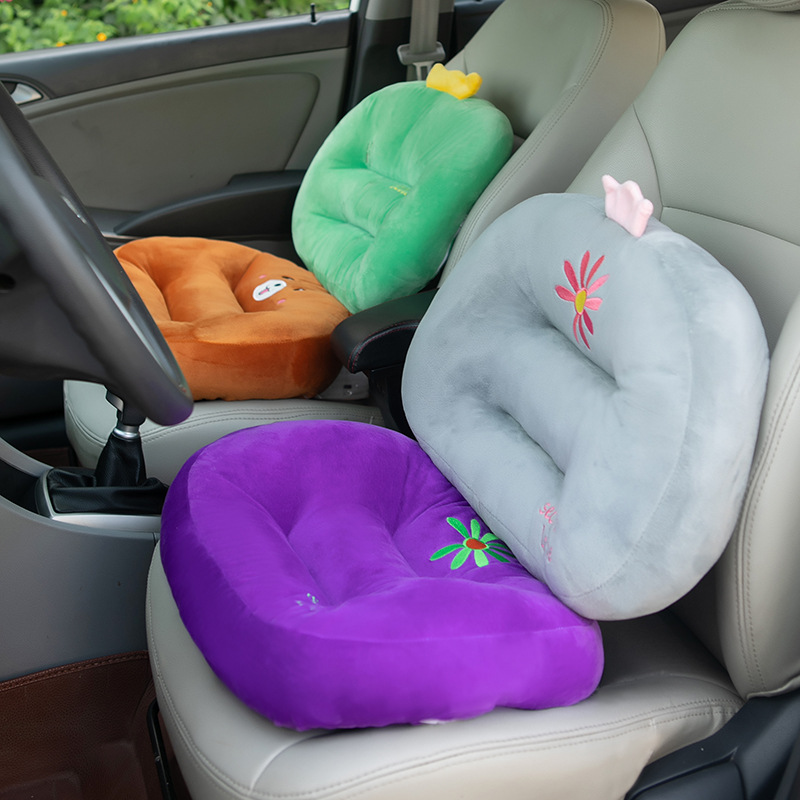 ソファクッション くまさんデザイン車用もちもちソファクッション