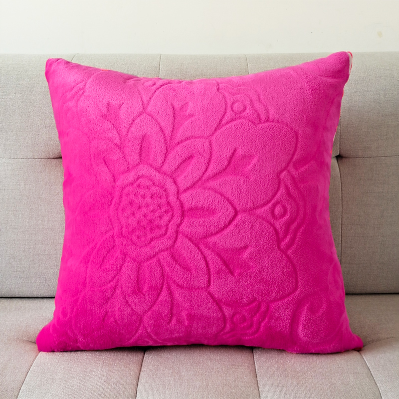 高級感漂う花柄刺繍入りソファクッション