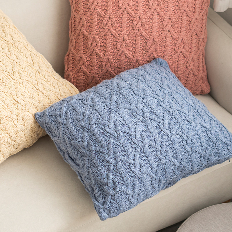 ソファクッション 立体ケーブル編みニット素材のソファクッション
