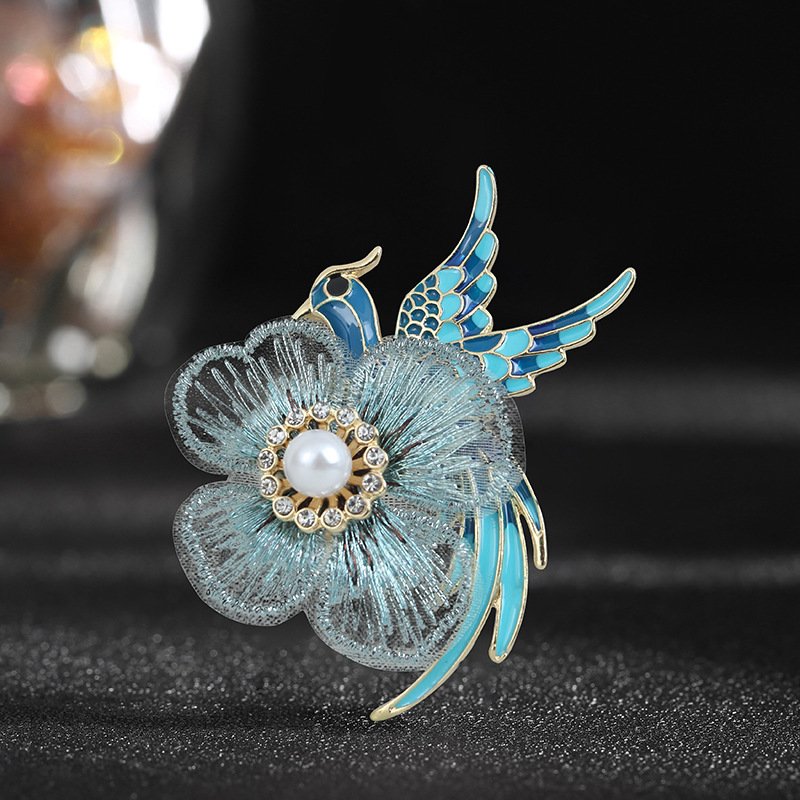 コサージュ 卒業式 天使の羽根と花弁の優雅な真珠コサージュ