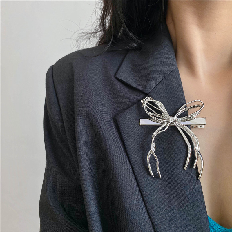 コサージュ 透明感あふれるリボンモチーフヘアクリップ