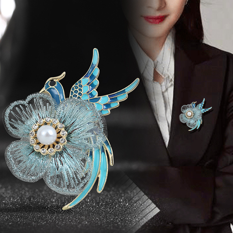 コサージュ 卒業式 天使の羽根と花弁の優雅な真珠コサージュ