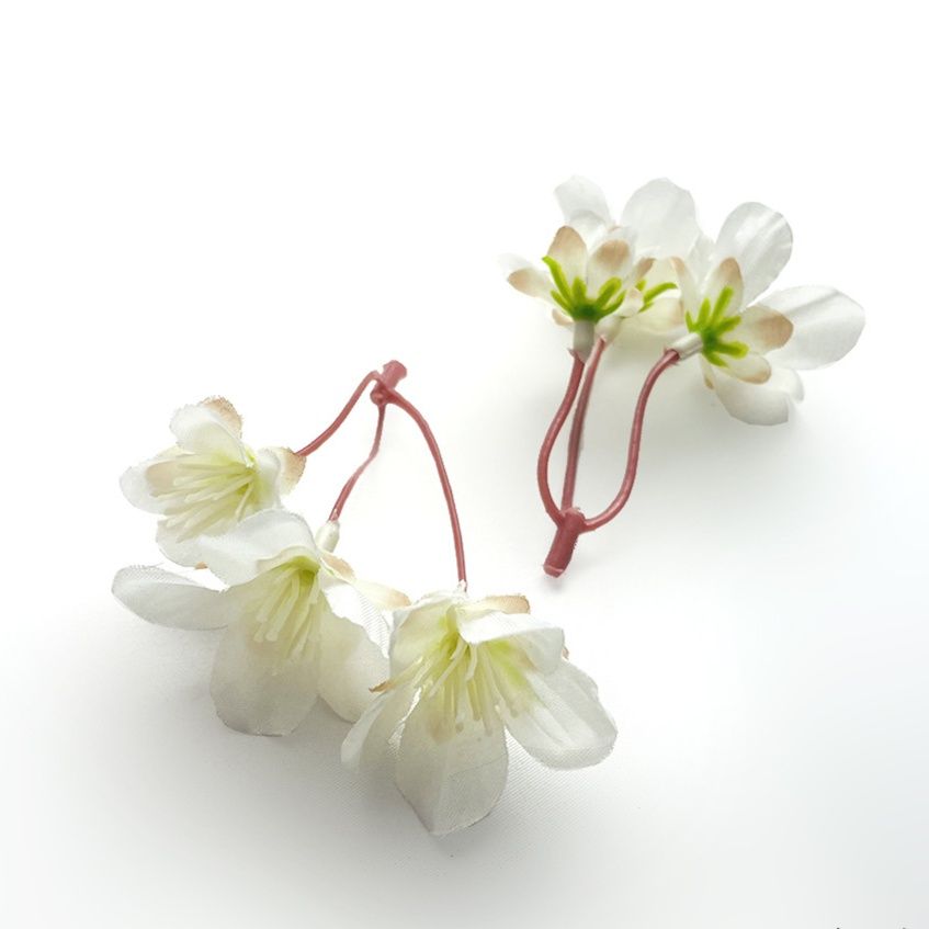 コサージュ 桜モチーフ 花びら揺れる優美コサージュ