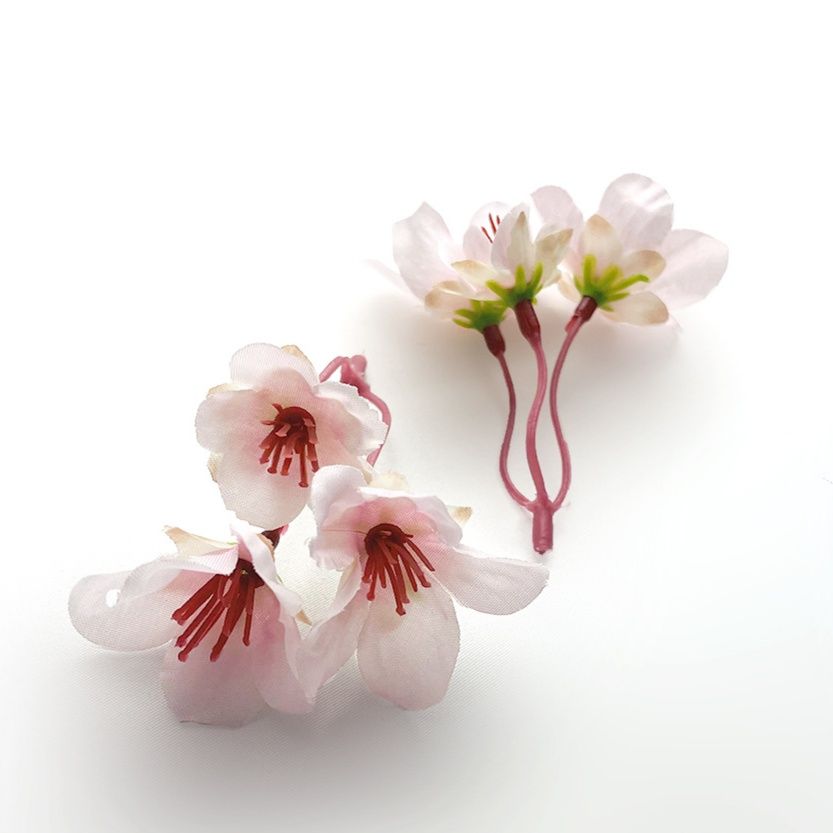コサージュ 桜モチーフ 花びら揺れる優美コサージュ
