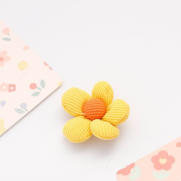 コサージュ 花笑む春の小さな宝物